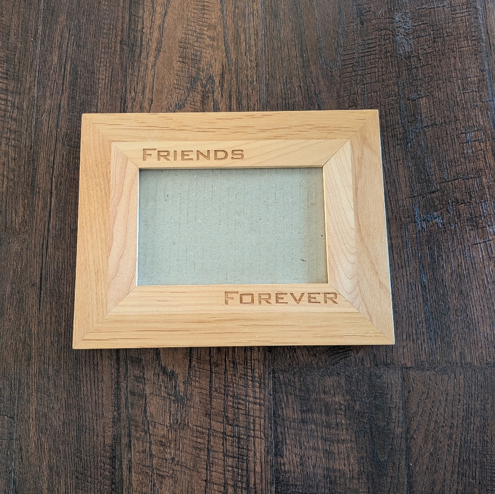 Friends Forever Wooden 4x6 Photo Frame